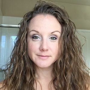 Meet your Posher, Jillian